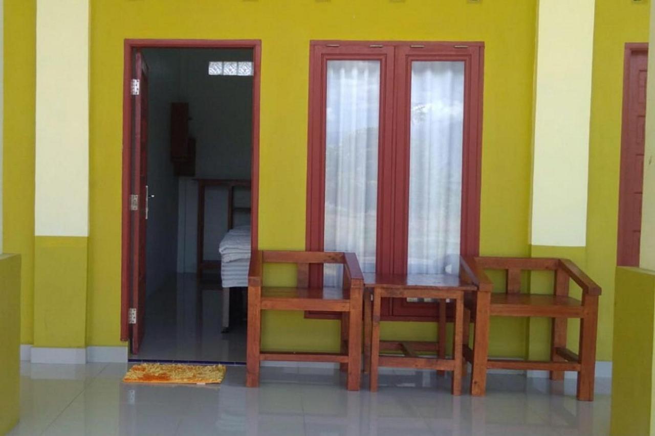 Hotel Anugrah Situngkir 3 Near Creative Hub Pangururan Samosir Redpartner Sinapuran Exterior foto